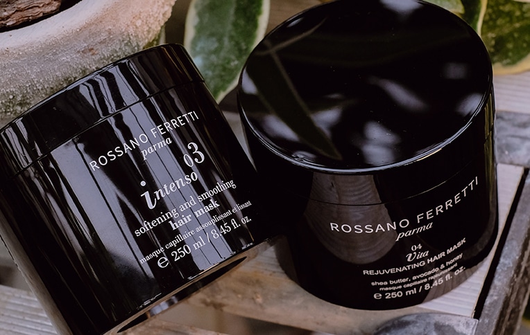 image of softening and smoothing hair mask Intenso and rejuvenating hair mask Vita by Rossano Ferretti