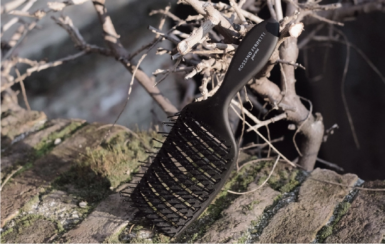 Rossano Ferretti Parma's detangling brush