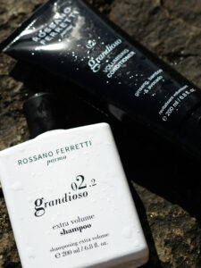 Immagine dello shampoo extra volume e del balsamo volumizzante Grandioso di Rossano Ferretti Parma