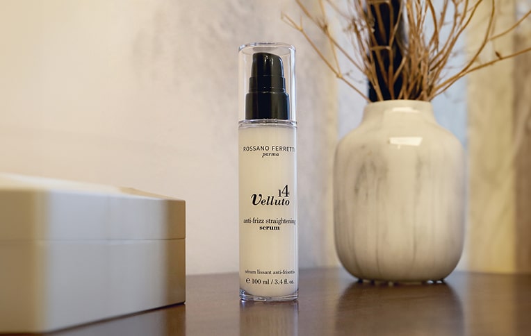 Image of Rossano Ferretti Parma's Velluto straightening, anti-frizz serum.