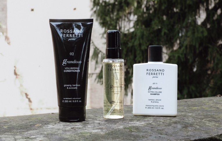 Immagine della routine volumizzante Grandioso di Rossano Ferretti Parma con lo shampoo extra volume, il balsamo volumizzante e lo spray volumizzante.