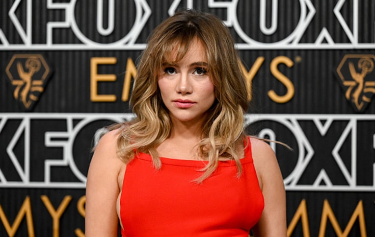 Suki Waterhouse's Signature Wispy Bangs