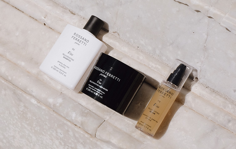 Rossano Ferretti Parma's Vita rejuvenating routine with the rejuvenating shampoo, the rejuvenating mask and the rejuvenating serum.