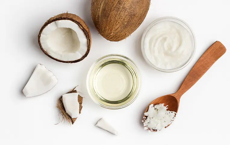 Olio di cocco con pezzi di cocco