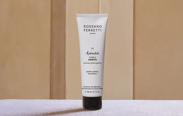 Shampoo Viola Antigiallo Splendido di Rossano Ferretti Parma.