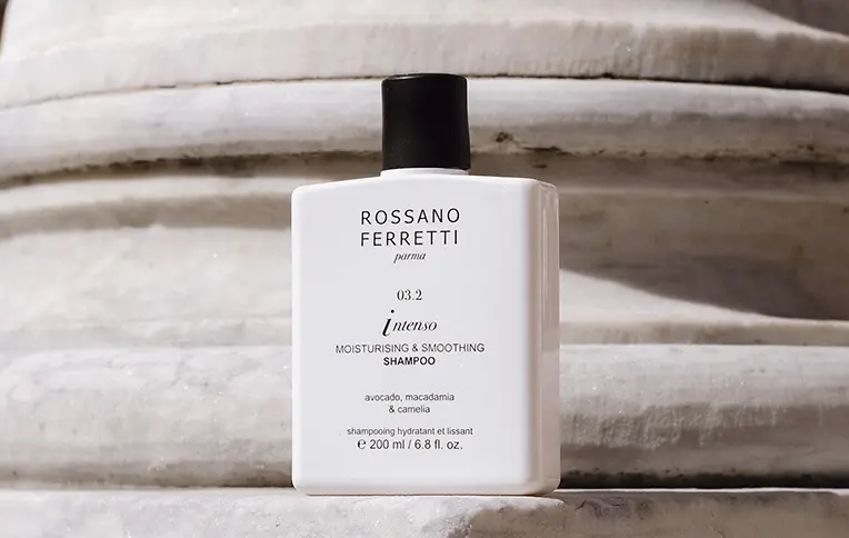 Shampoo disciplinante Intenso di Rossano Ferretti Parma.