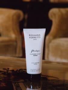 Immagine dello scrub cutaneo Prodigio di Rossano Ferretti Parma.